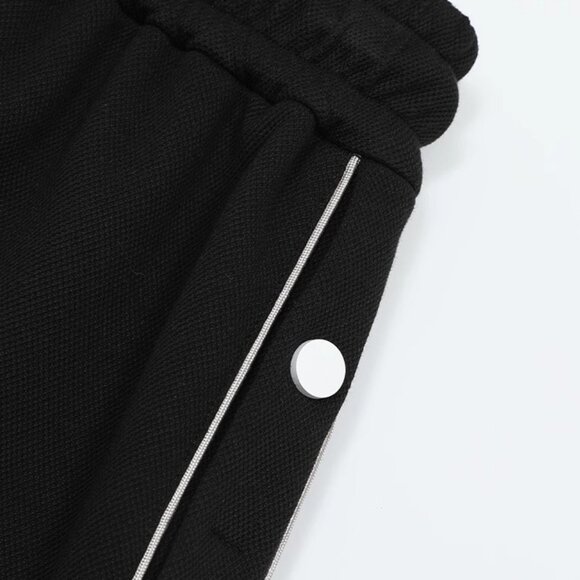 B.Sure Black Heart Embroidered Casual Shorts - Picture 4 of 4